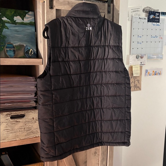 ZKN Black Zip Front Puffer Vest,Unisex,Size Large,NEW with TAGS - Picture 8 of 11